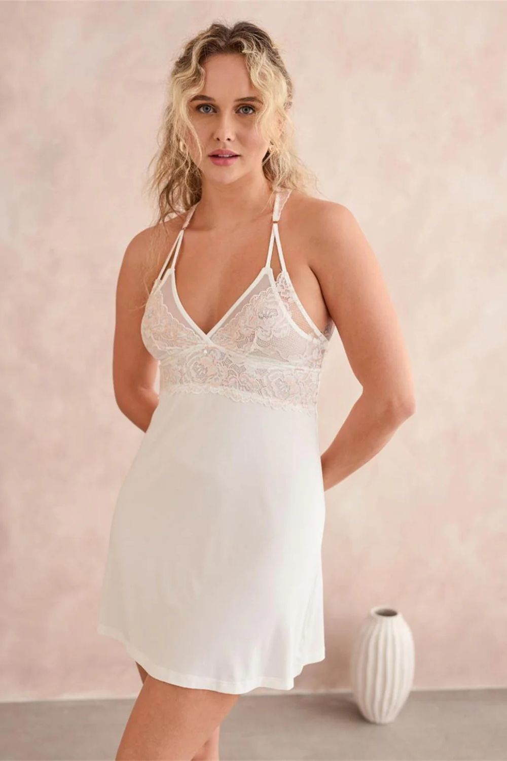 Blissful Double Triangle Chemise in Chantilly/Champagne