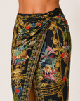 Long Sarong in Palace Zoology