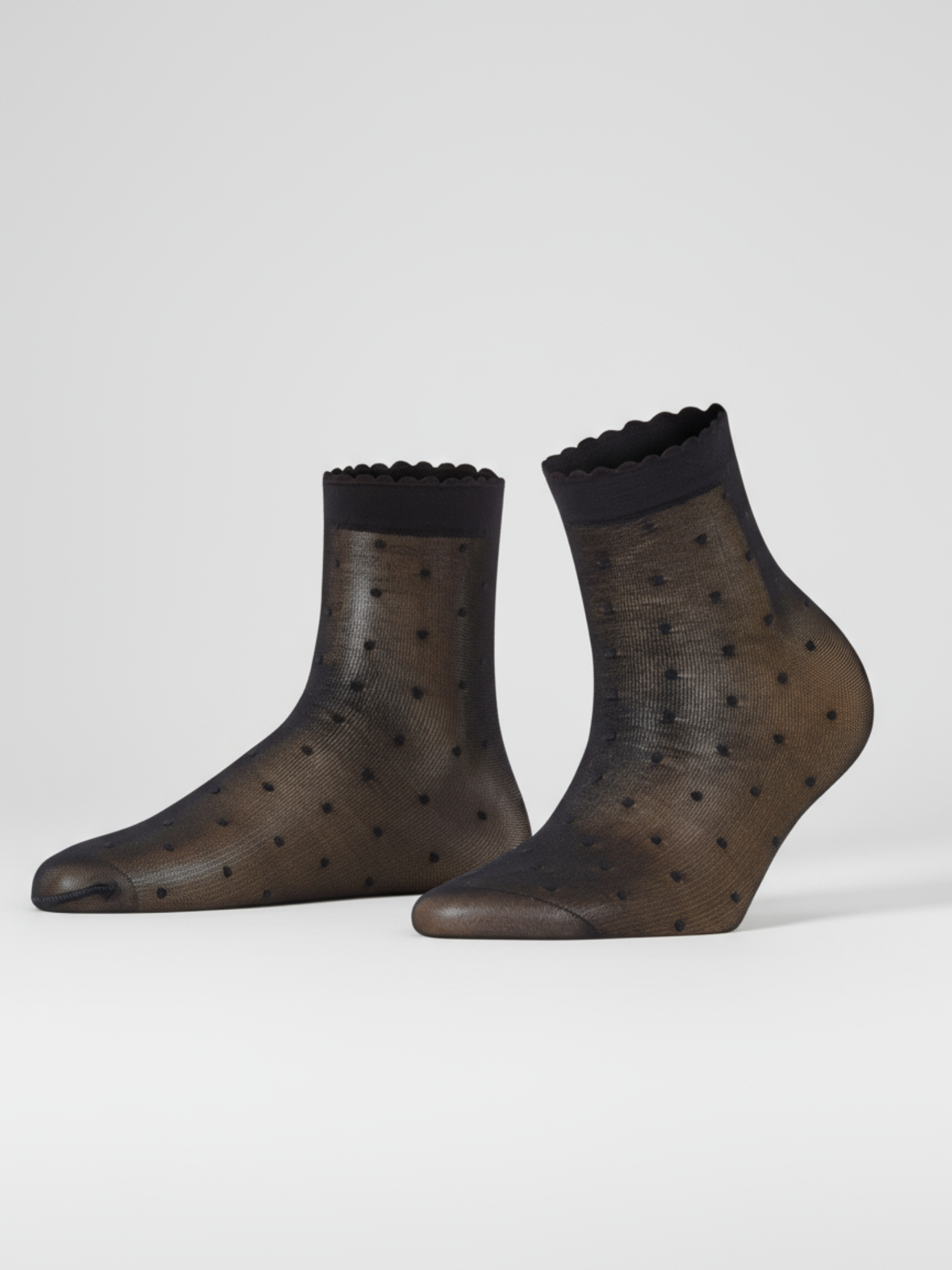 Den 15 Dot Ankle High Socks