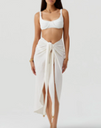 Winnie Pareo in Ivory