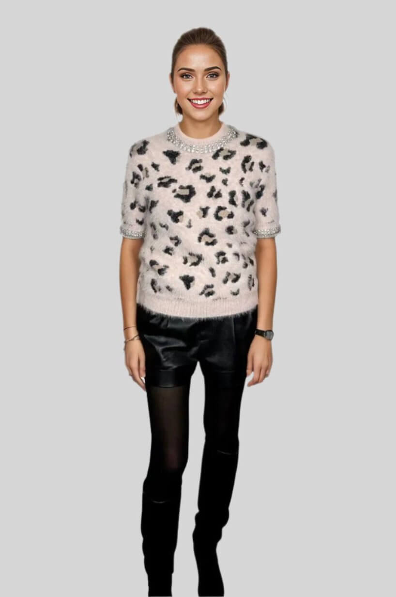 PHO Knit Sweater with Diamond Applique in Unica