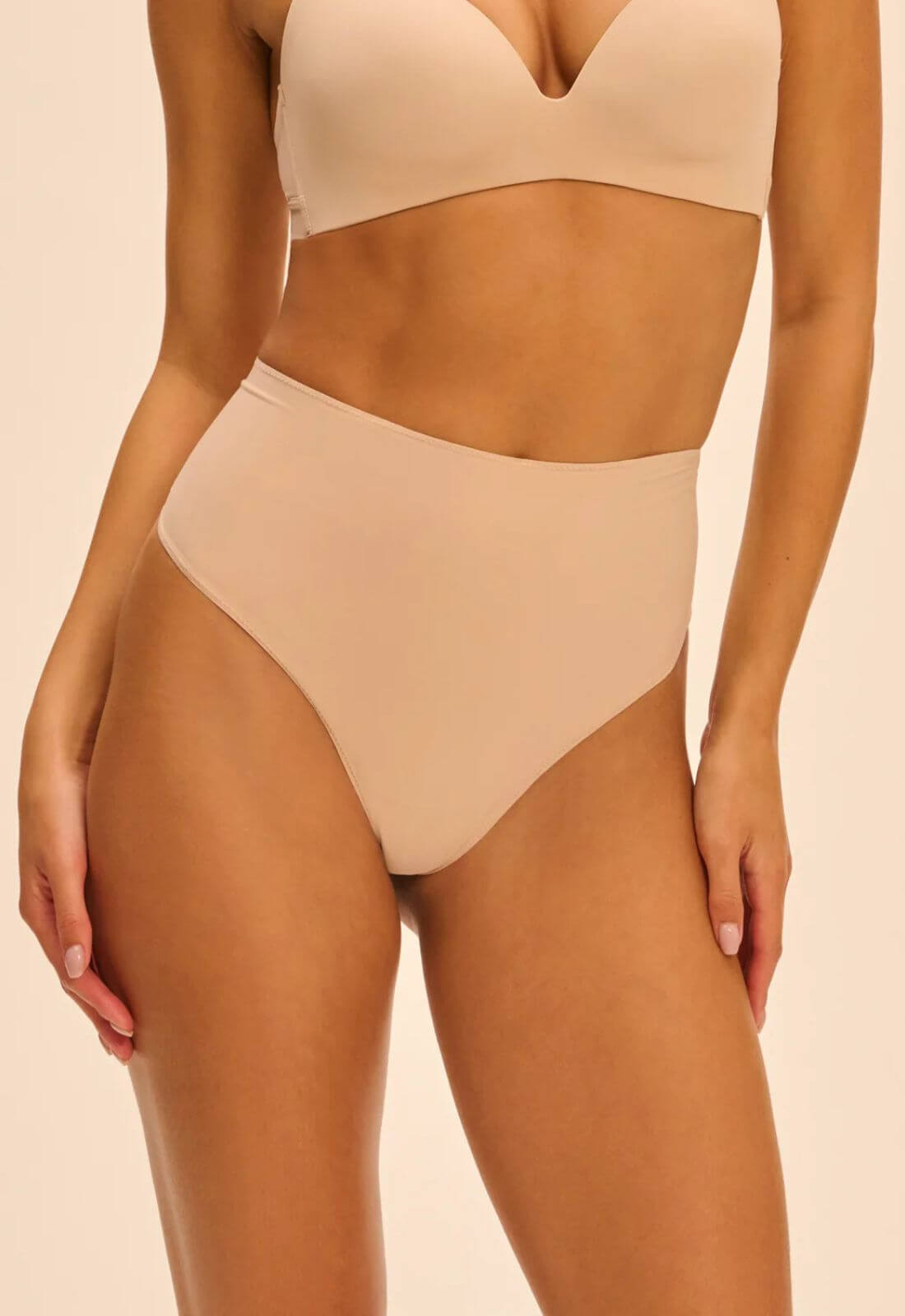 Simone Perele Shaper Thong in Peau Rose